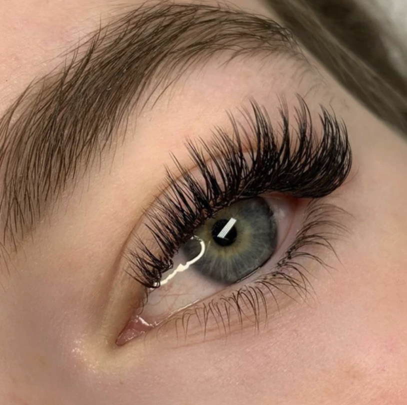 WET LOOK EYELASH EXTENSION